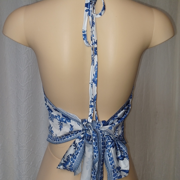 Women Size L Blue and White Floral Halter Top it is not a brand - Picture 4 of 10